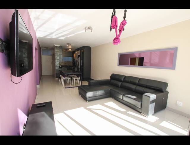 2 BEDROOM APARTMENT TO LET IN BEDFORD GARDENS